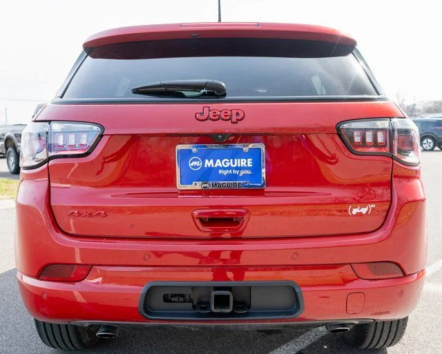 Used 2023 Red Jeep Limited image 7