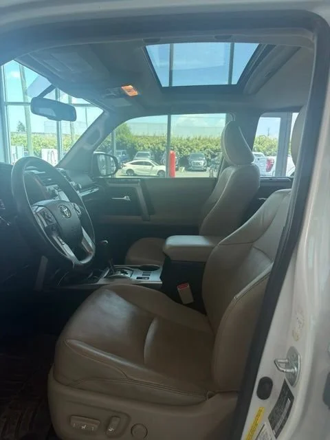 Used 2018 Blizzard Pearl Toyota SR5 image 5