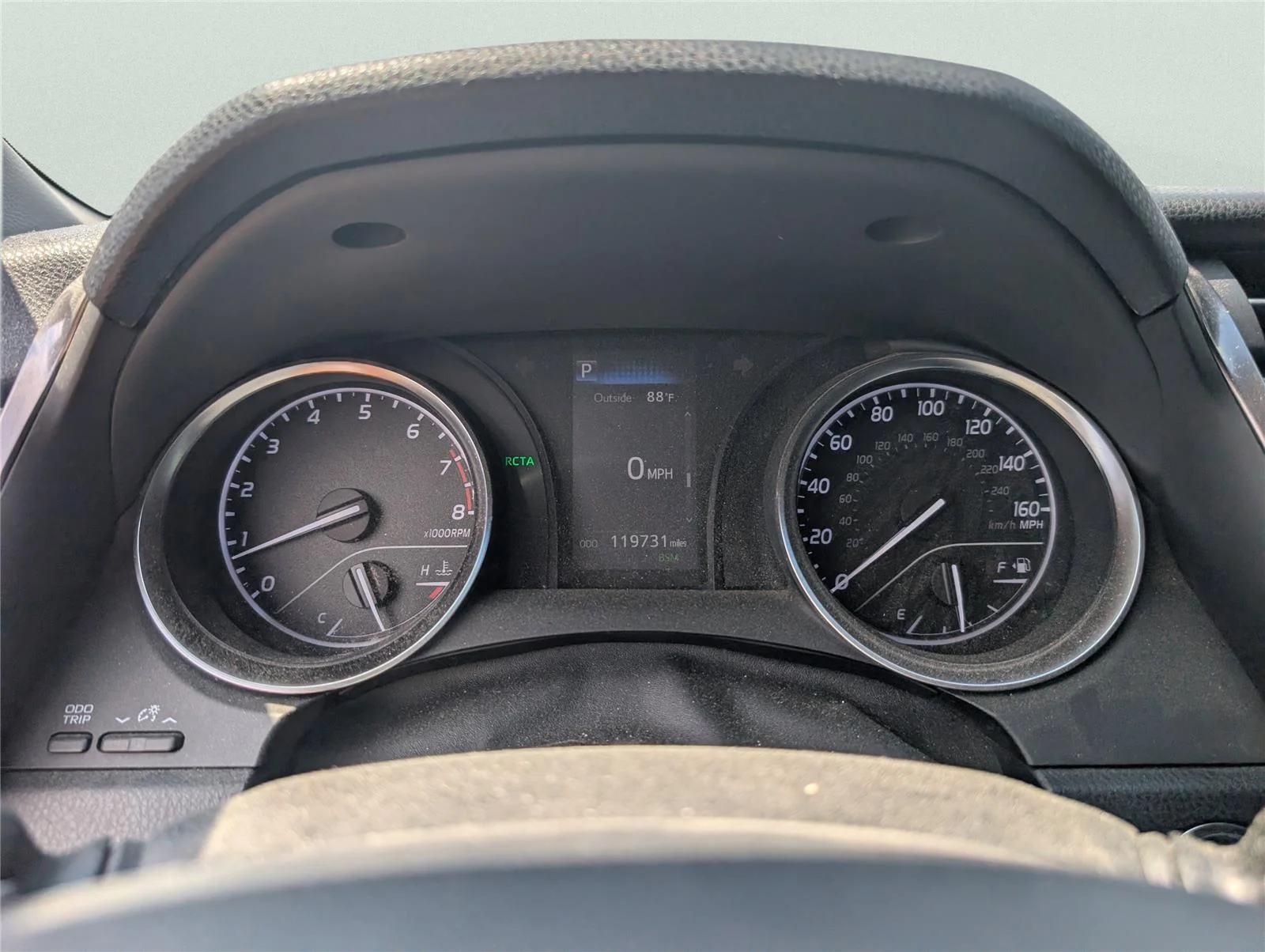 Used 2018 Super White Toyota SE image 23