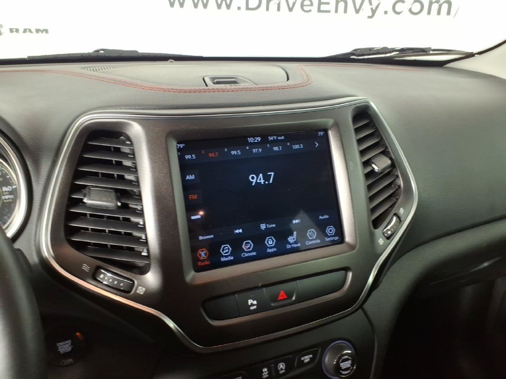 Used 2019 Red Jeep Trailhawk image 18