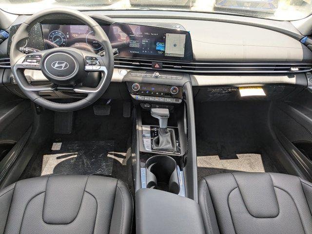 2025 Hyundai Elantra Limited - Photo 37