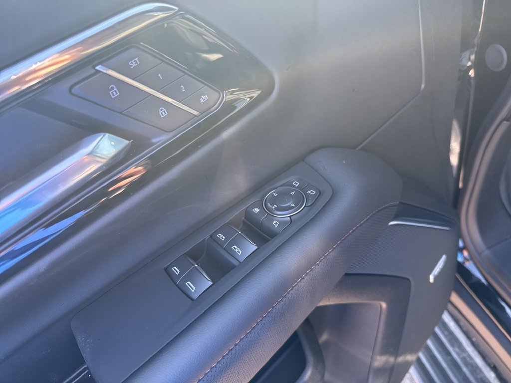 2026 Chevrolet Suburban High Country - Photo 12