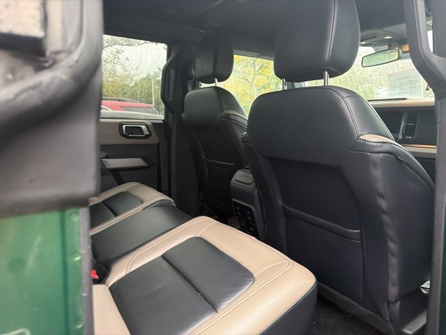 Used 2023 Eruption Green Metallic Ford Wildtrak image 10