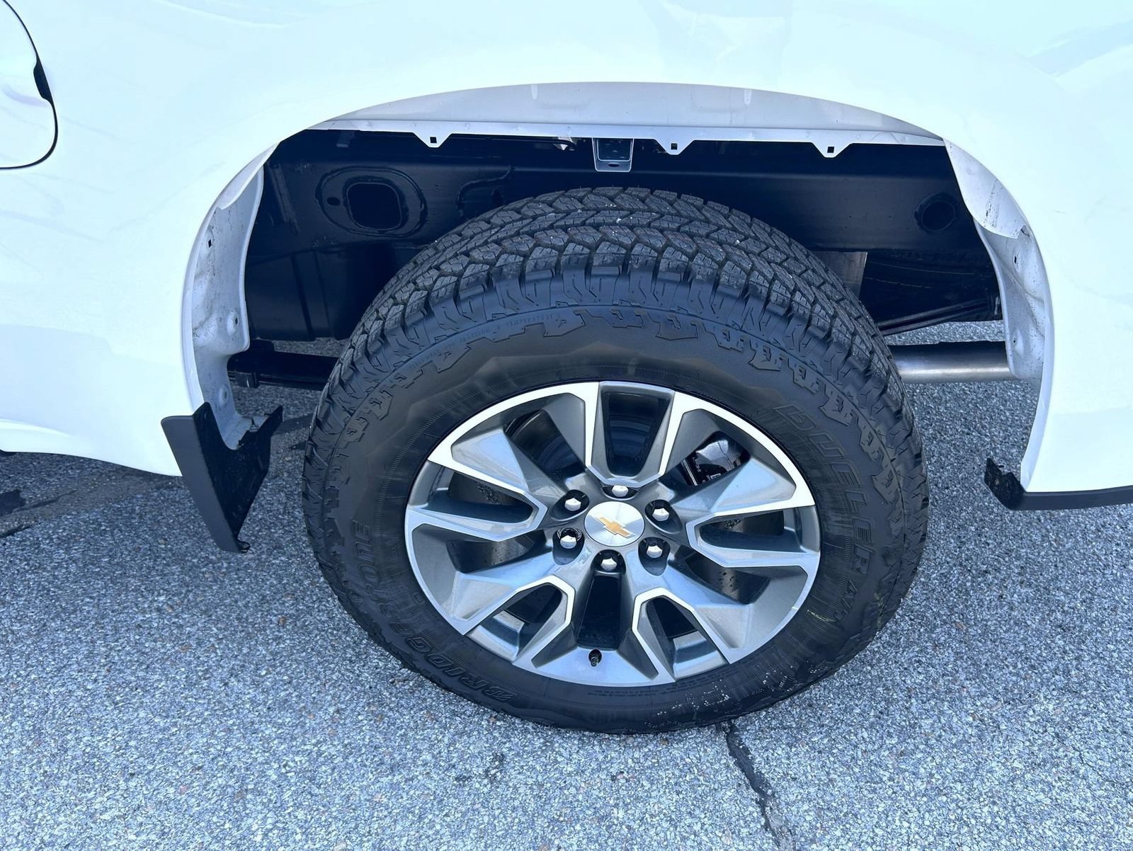 New 2026 Summit White Chevrolet LT image 24