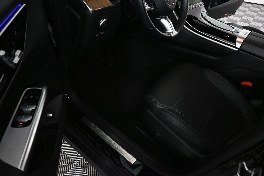 Certified Used 2025 Black Mercedes-Benz GLC 300 image 8