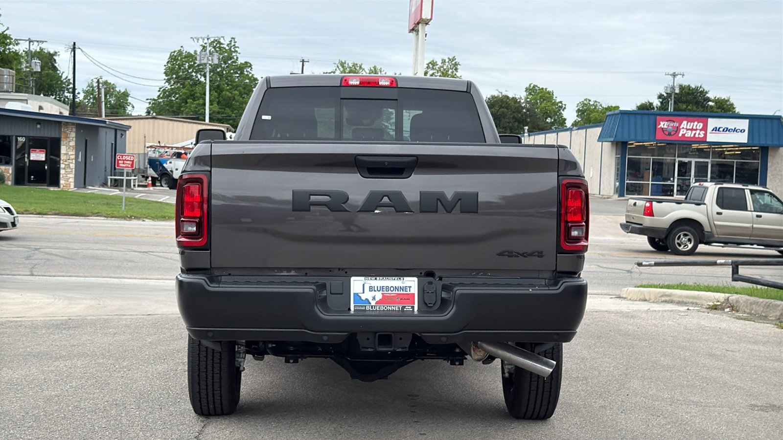 New 2026 Granite Crystal Metallic Clear-Coat Exterior Paint RAM Tradesman image 6