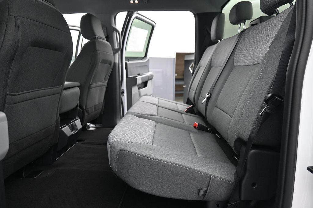 New 2026 Oxford White Ford F-250® XLT image 25