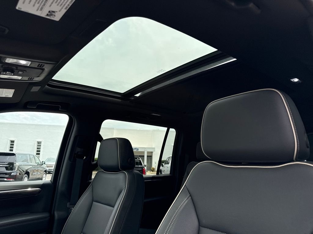 Used 2025 Gray Chevrolet Premier image 23