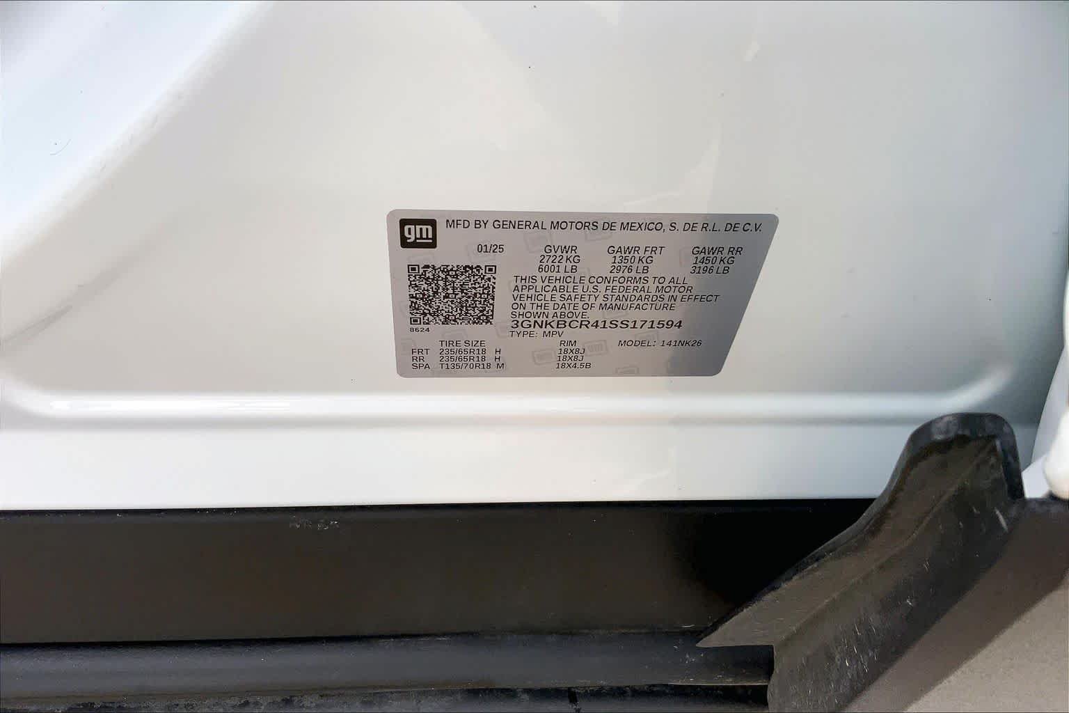 Used 2025 Summit White Chevrolet LT image 36
