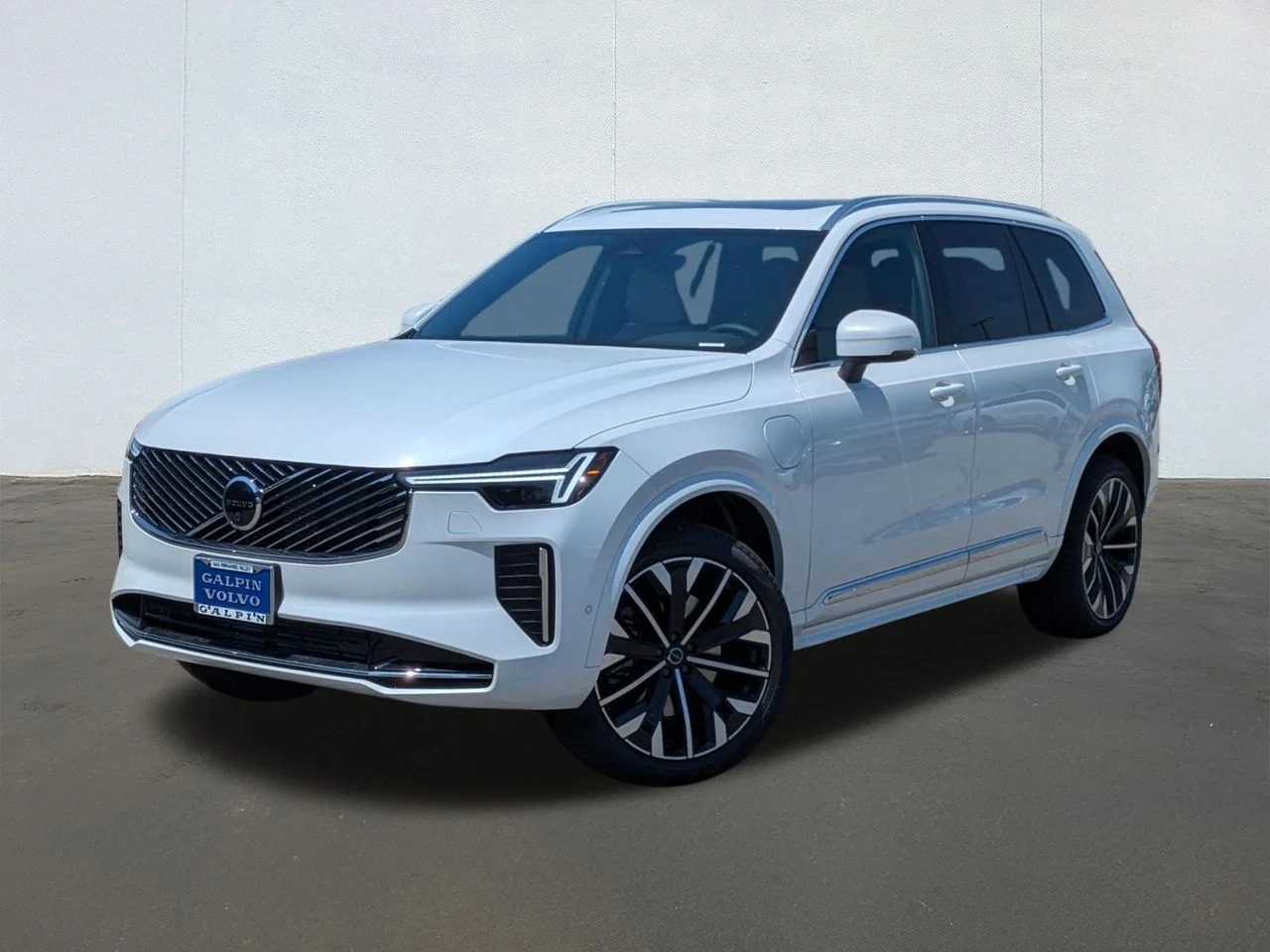 2026 Volvo XC90 T8 Recharge Plus Bright 7-Seat 4WD's photo