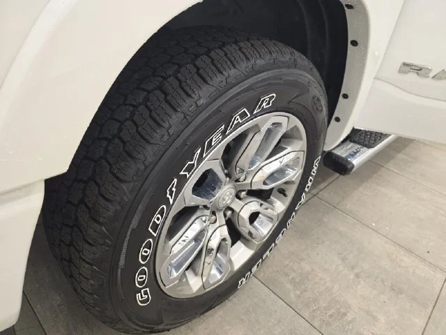 Used 2020 Bright White Clearcoat Ram Laramie image 40