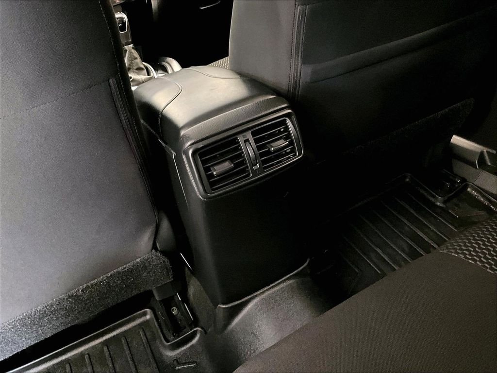 Used 2019 Silver Nissan S image 29
