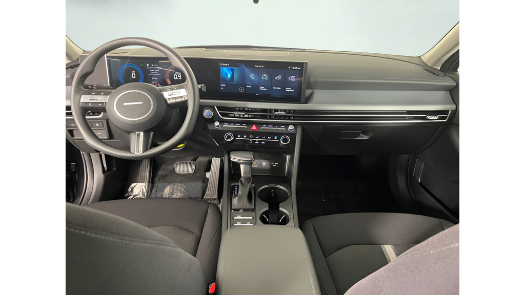 Used 2025 Portofino Gray Hyundai SE image 17