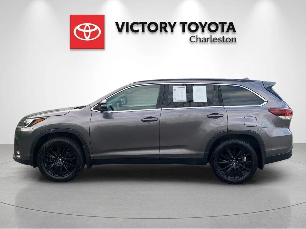 Used 2019 Gray Toyota SE image 2