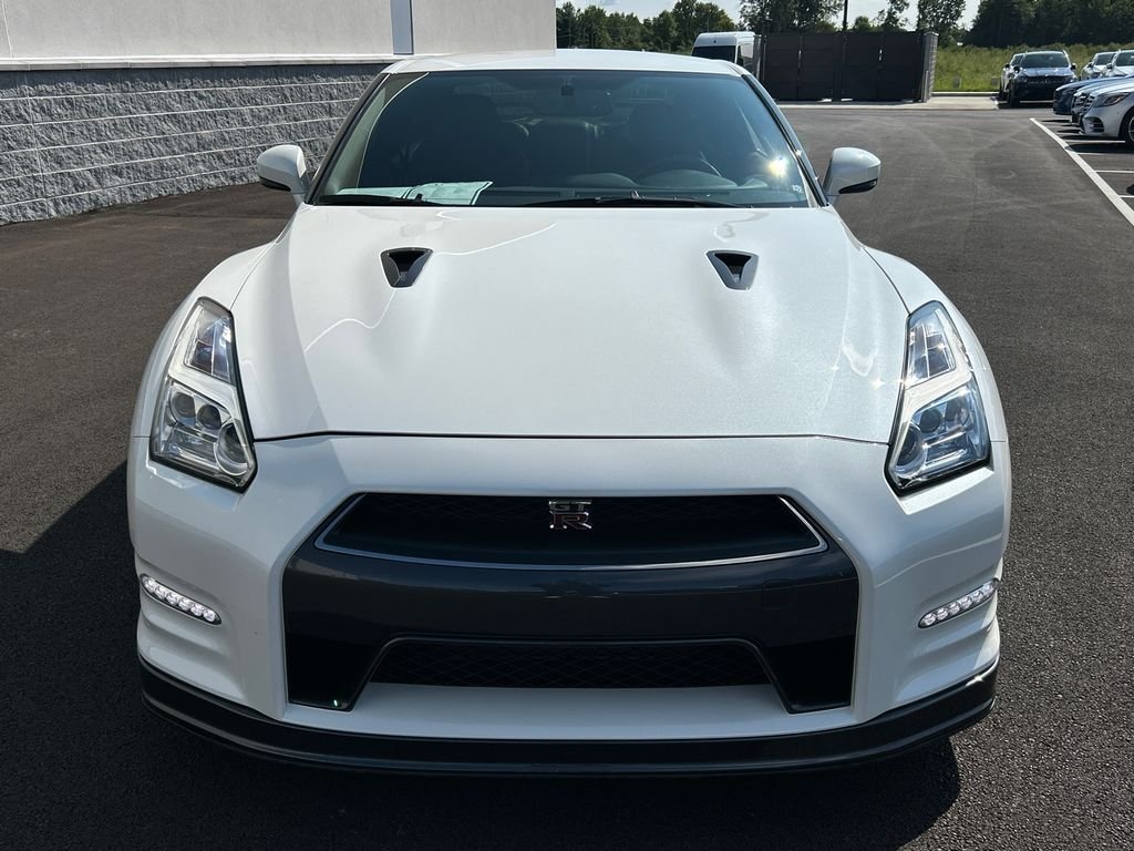 Used 2015 White Nissan Black Edition image 3