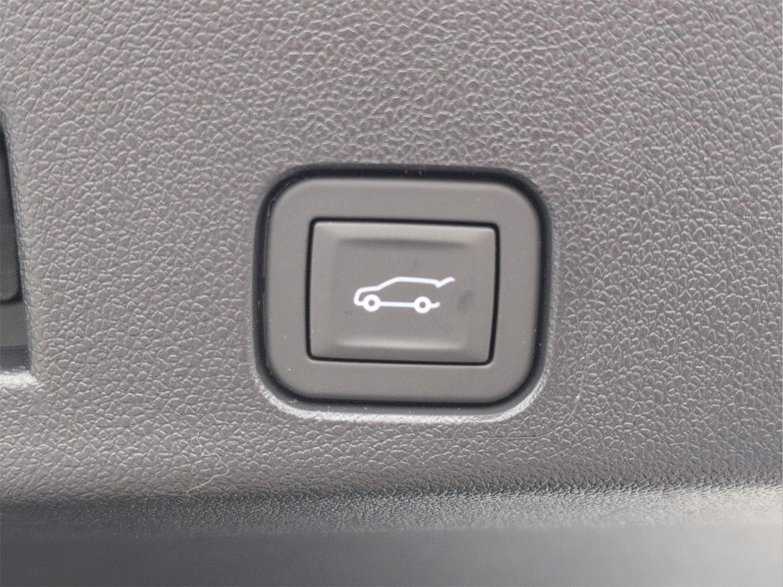New 2026 Summit White GMC Elevation image 33