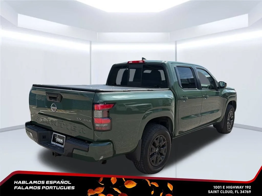 Used 2022 Green Nissan Crew Cab SV 4x4 image 6