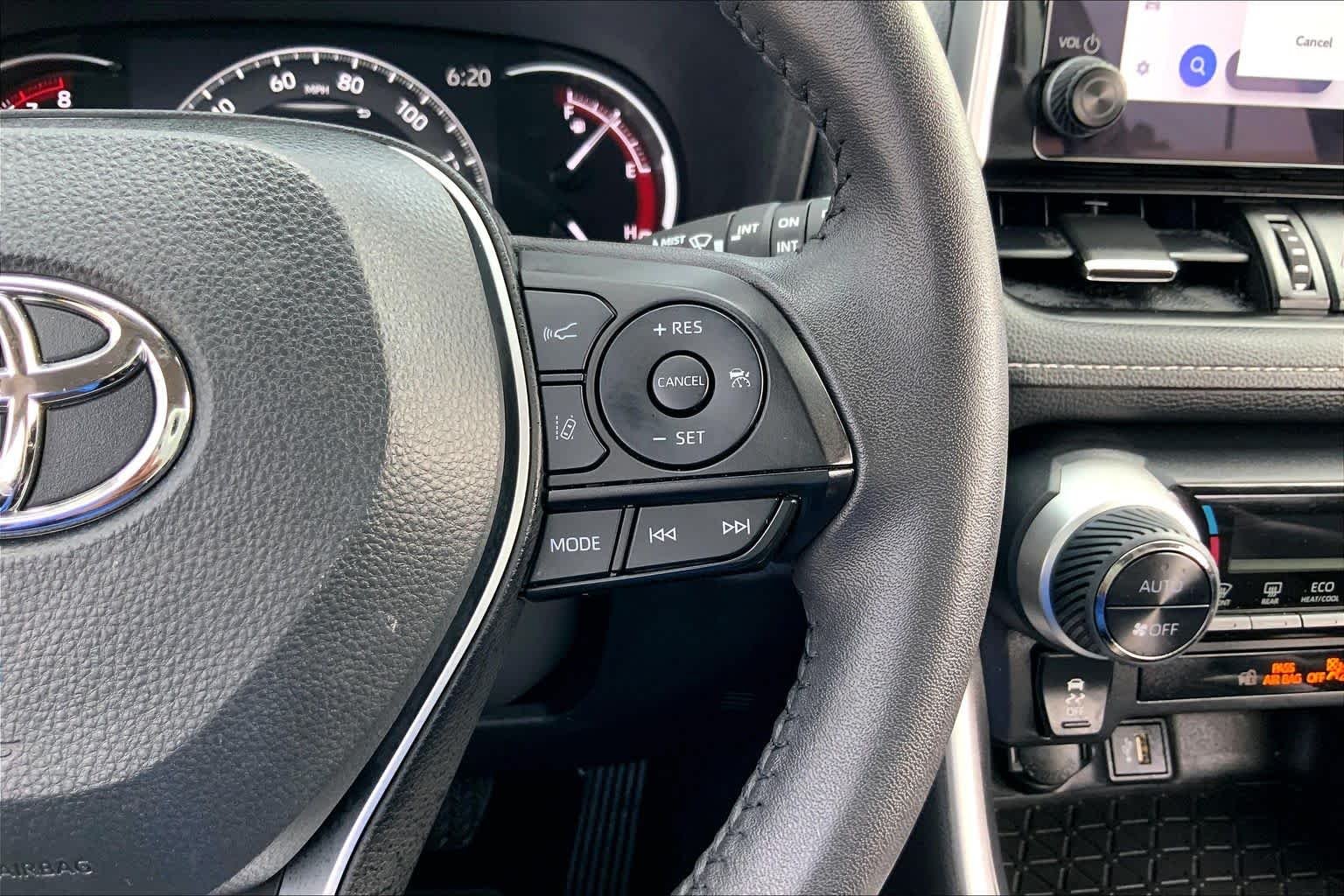 Used 2025 Wind Chill Pearl Toyota XLE Premium image 24