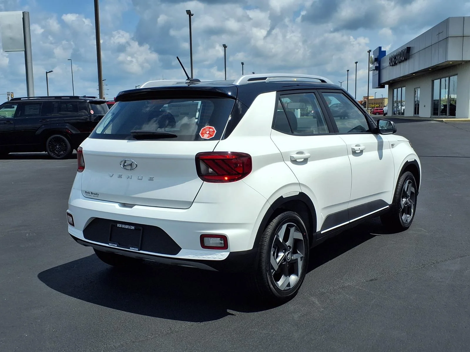 New 2026 Lunar White/Black Roof Hyundai SEL image 19