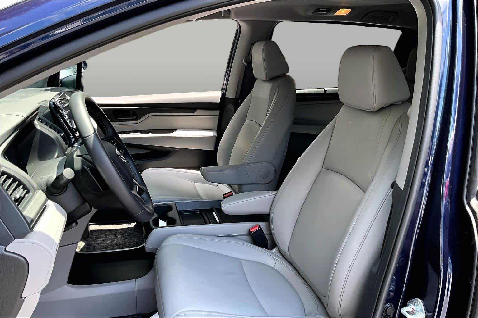 Used 2023 Obsidian Blue Pearl Honda EX-L image 8