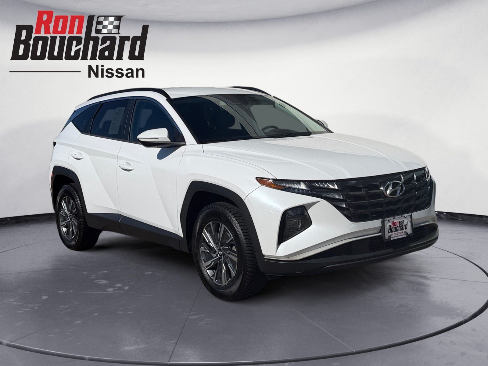 Used 2022 Quartz White Hyundai Blue image 1