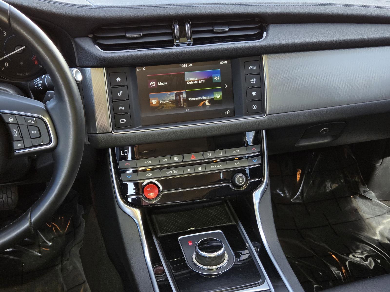 Used 2017  Jaguar 35t Premium image 36