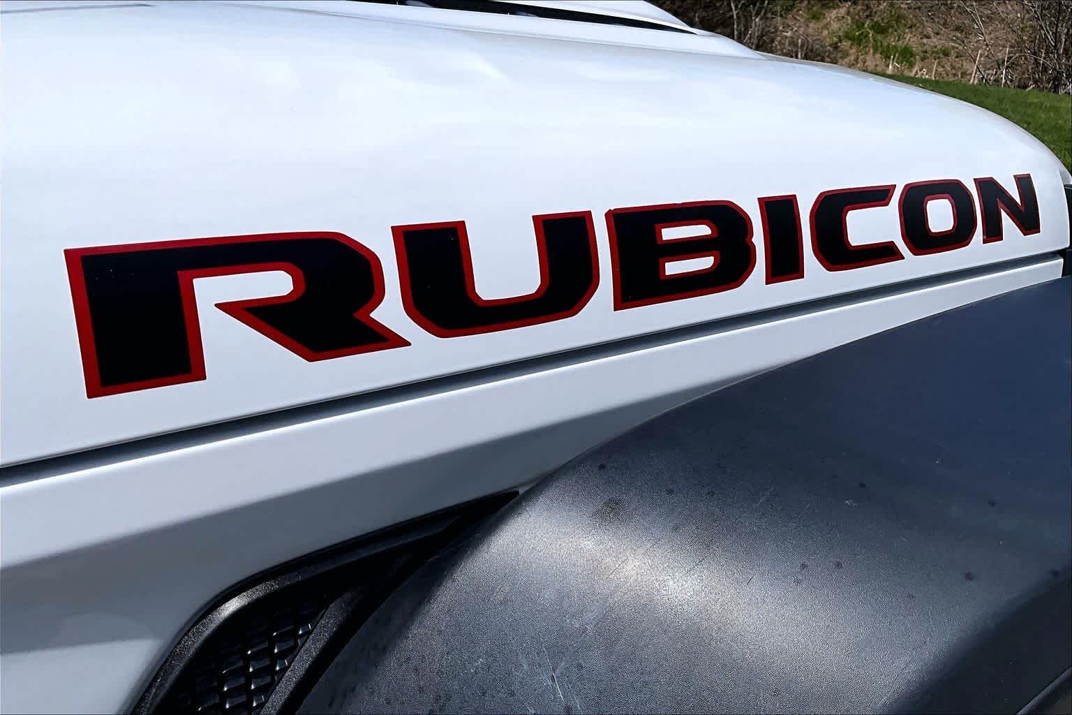 Used 2022 Bright White Clearcoat Jeep Unlimited Rubicon image 31