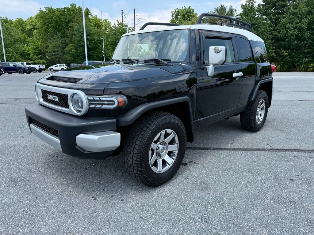Used 2014 Black Toyota Base image 1