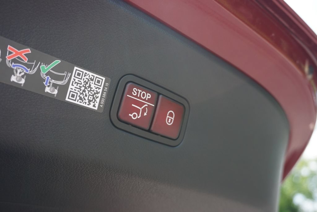 New 2026 MANUFAKTUR Patagonia Red Metallic Mercedes-Benz GLC 300 Coupe image 132