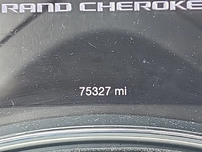 Used 2019 White Jeep Limited image 11