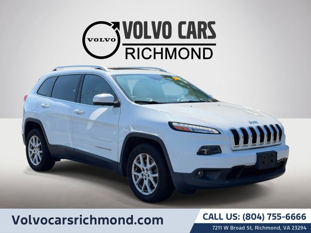 Used 2017 White Jeep Latitude image 1