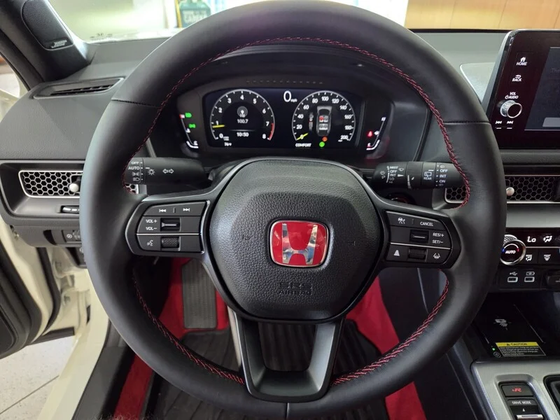 New 2025 Platinum White Pearl Honda MANUAL image 10