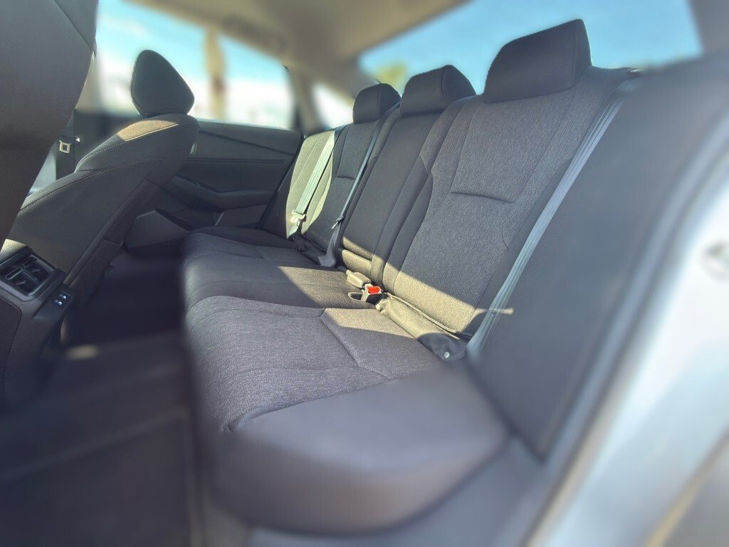 Used 2025 Solar Silver Metallic Honda SE image 11