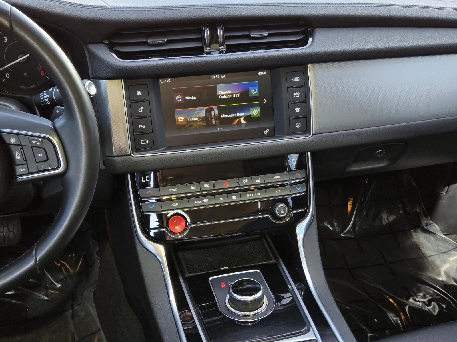 Used 2017  Jaguar 35t Premium image 36