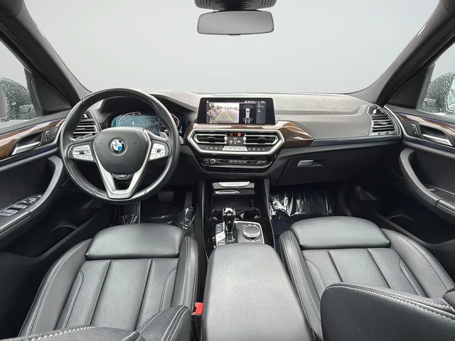 Used 2023  BMW xDrive30i image 9