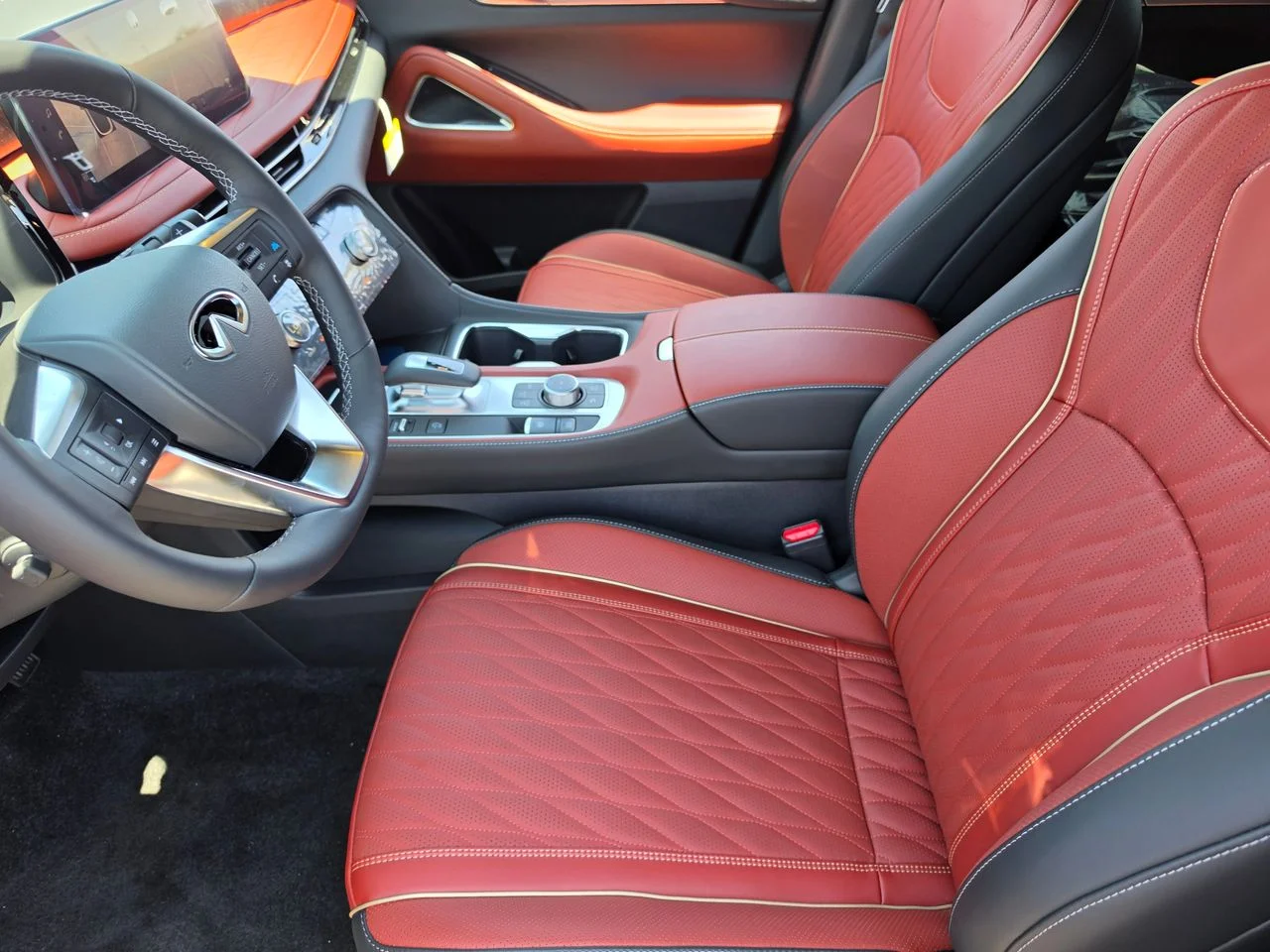 New 2027 2T SUN RED INFINITI Autograph AWD image 13