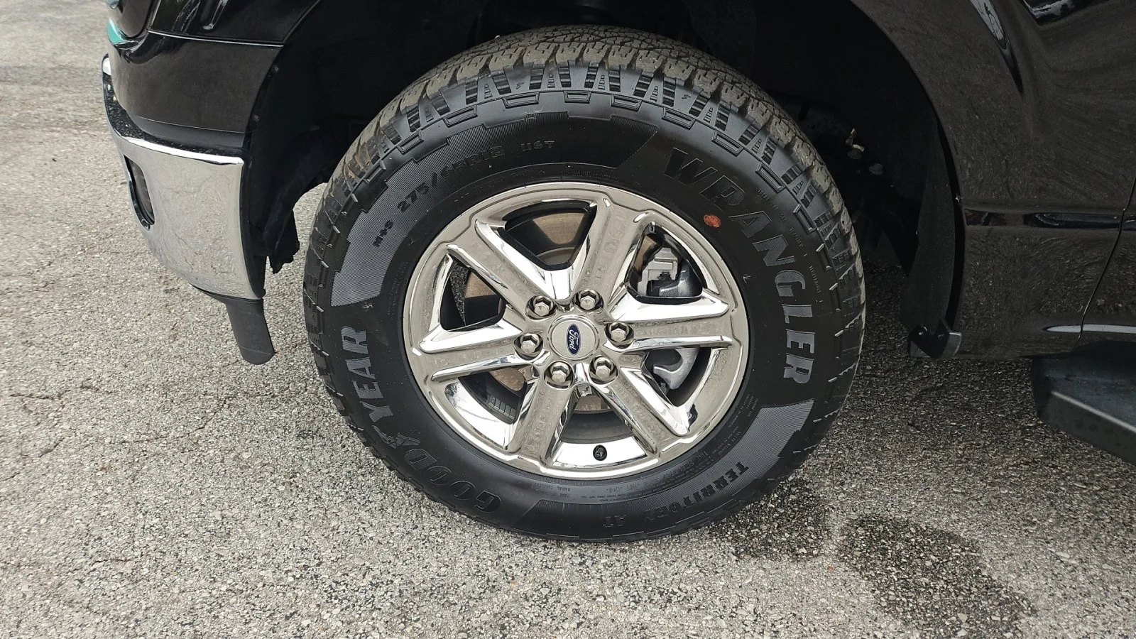 Used 2025 Agate Black Metallic Ford XLT 4WD image 9