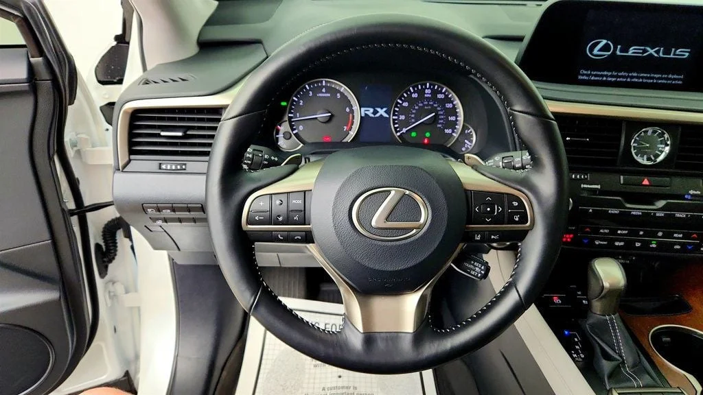 Used 2022 Eminent White Pearl Lexus RX 350L AWD w/ Premium Package & Heated/Ventilated Seats image 13