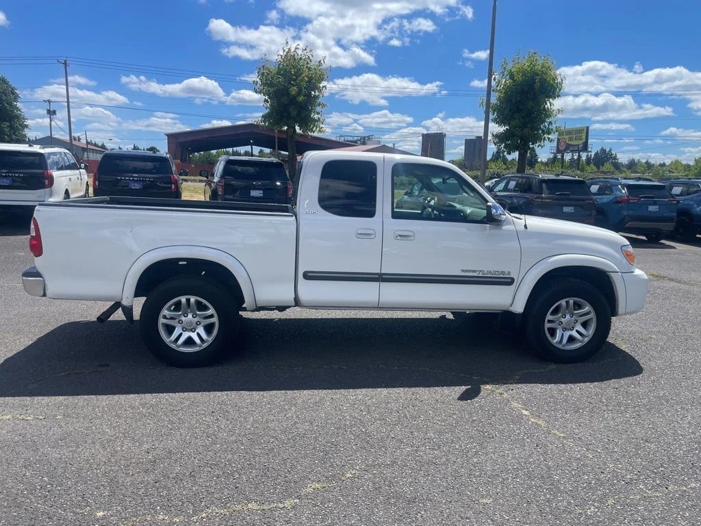 Used 2006 Natural White Toyota SR5 image 4