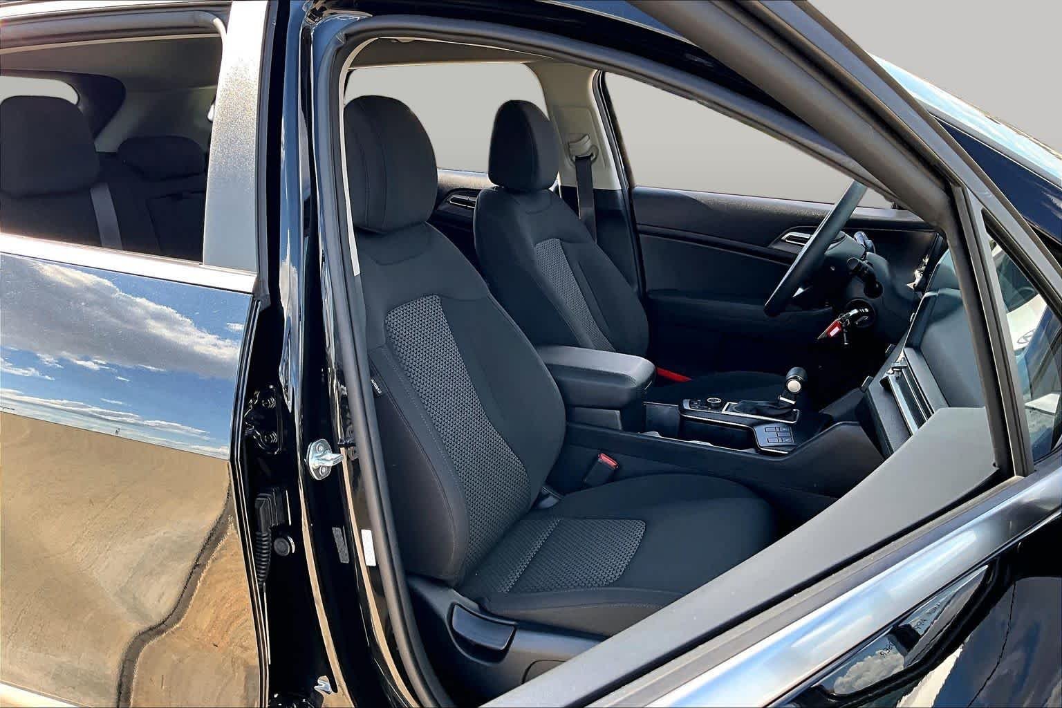 Used 2024 Fusion Black Kia LX image 9