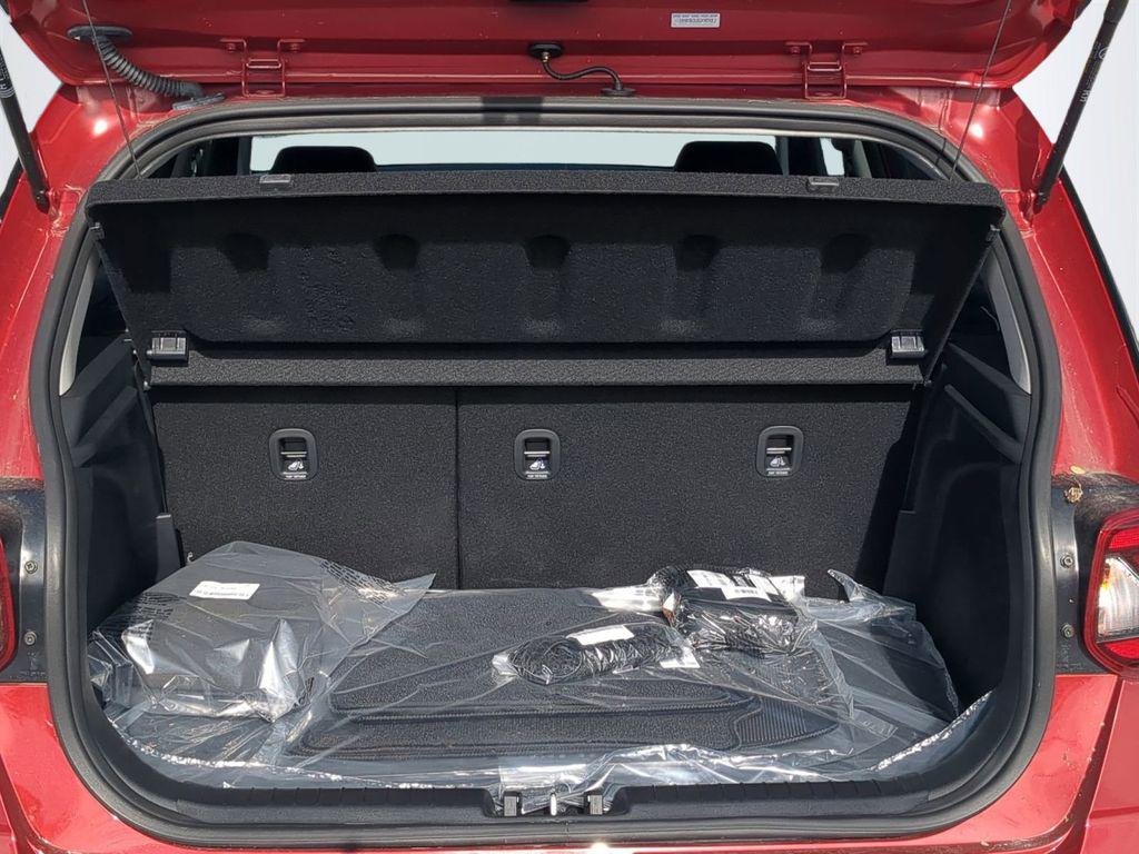 2025 Hyundai Venue Limited - Photo 14