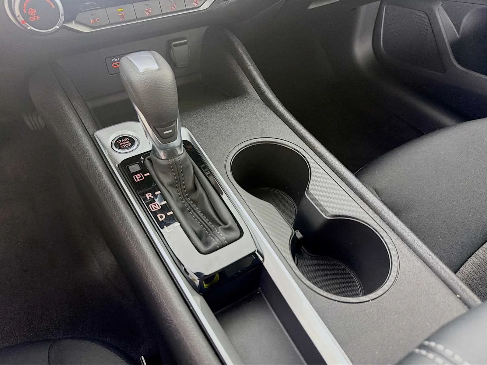 Certified Used 2025 Glacier White Nissan S image 14
