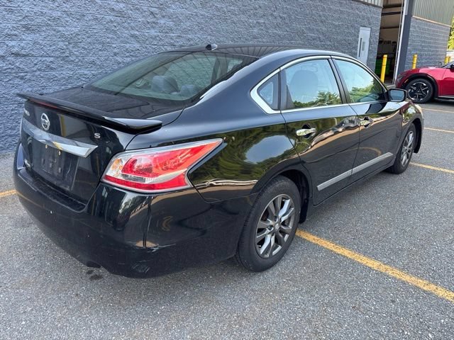 Used 2015 Super Black Nissan 2.5 S image 5