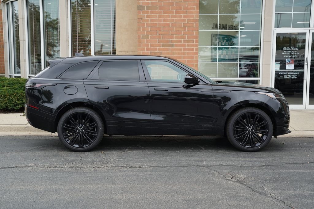 New 2026 Santorini Black Land Rover Belgravia Edition image 7