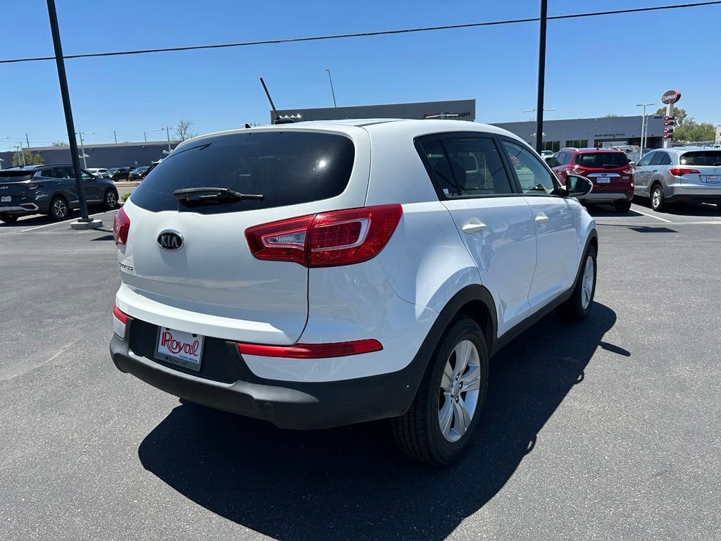 Used 2012 White Kia LX image 21