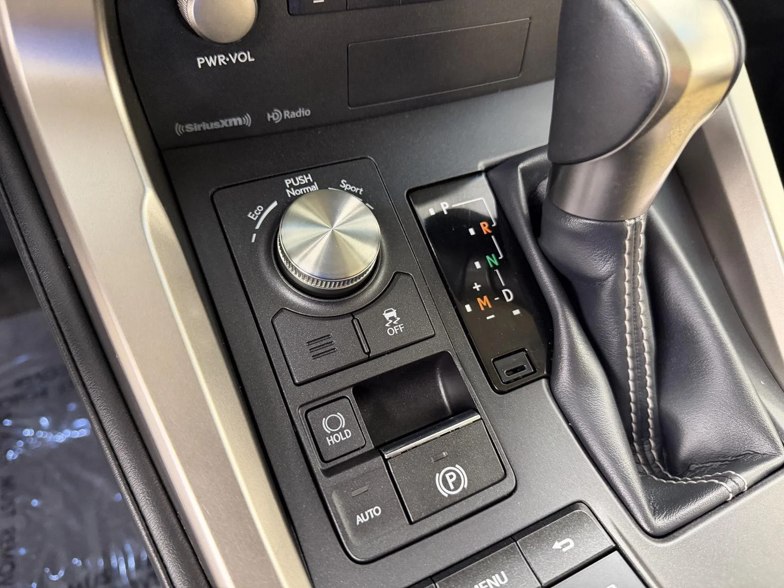 Used 2019  Lexus 300 image 18