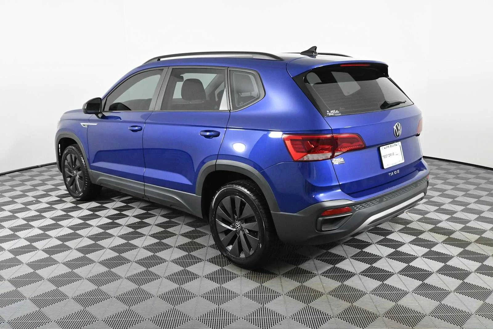 Used 2022 Dusk Blue Metallic Volkswagen S image 5
