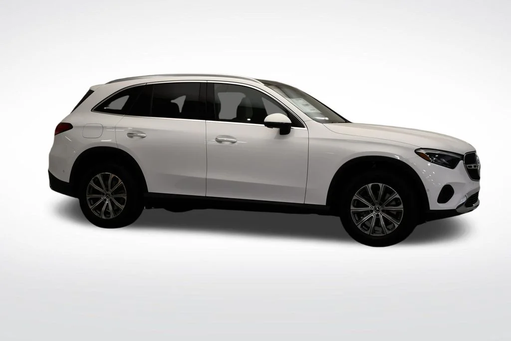 Certified Used 2026 Polar White Mercedes-Benz GLC 300 image 6