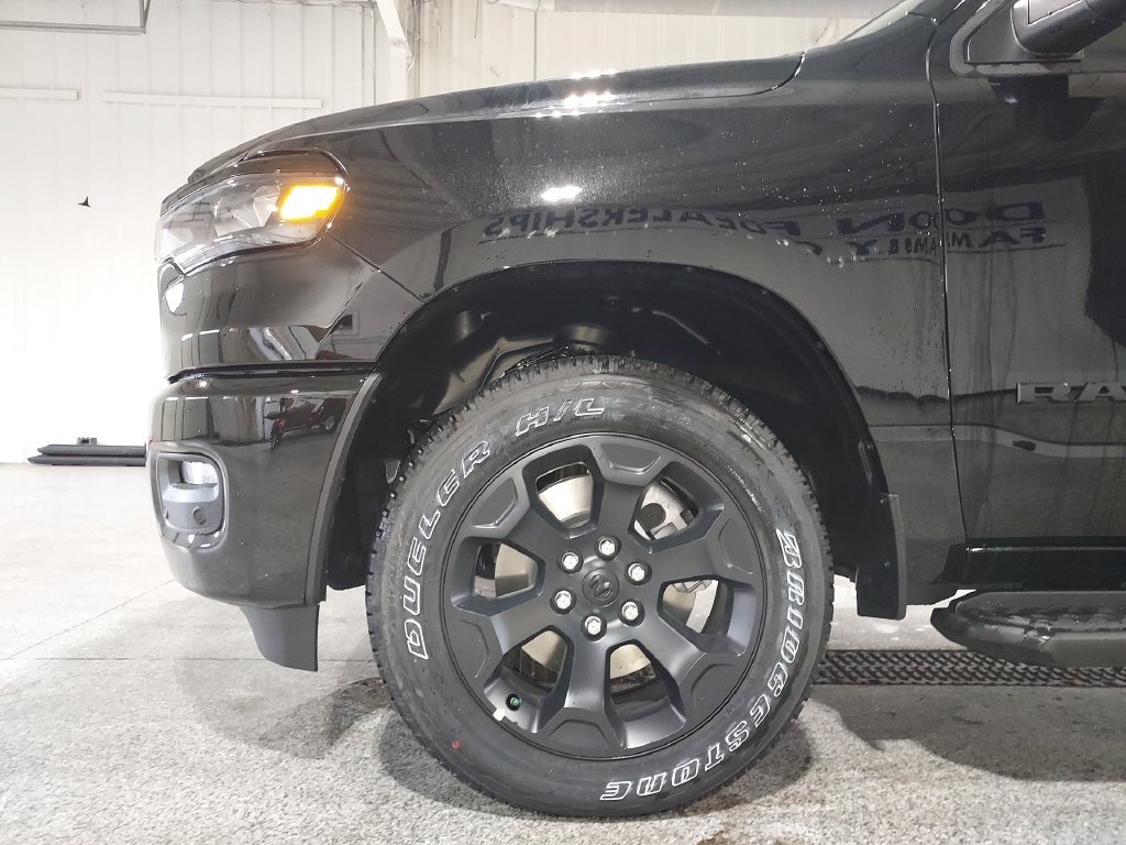 New 2026 Diamond Black Crystal Pearl-Coat Exterior Paint RAM Express image 17