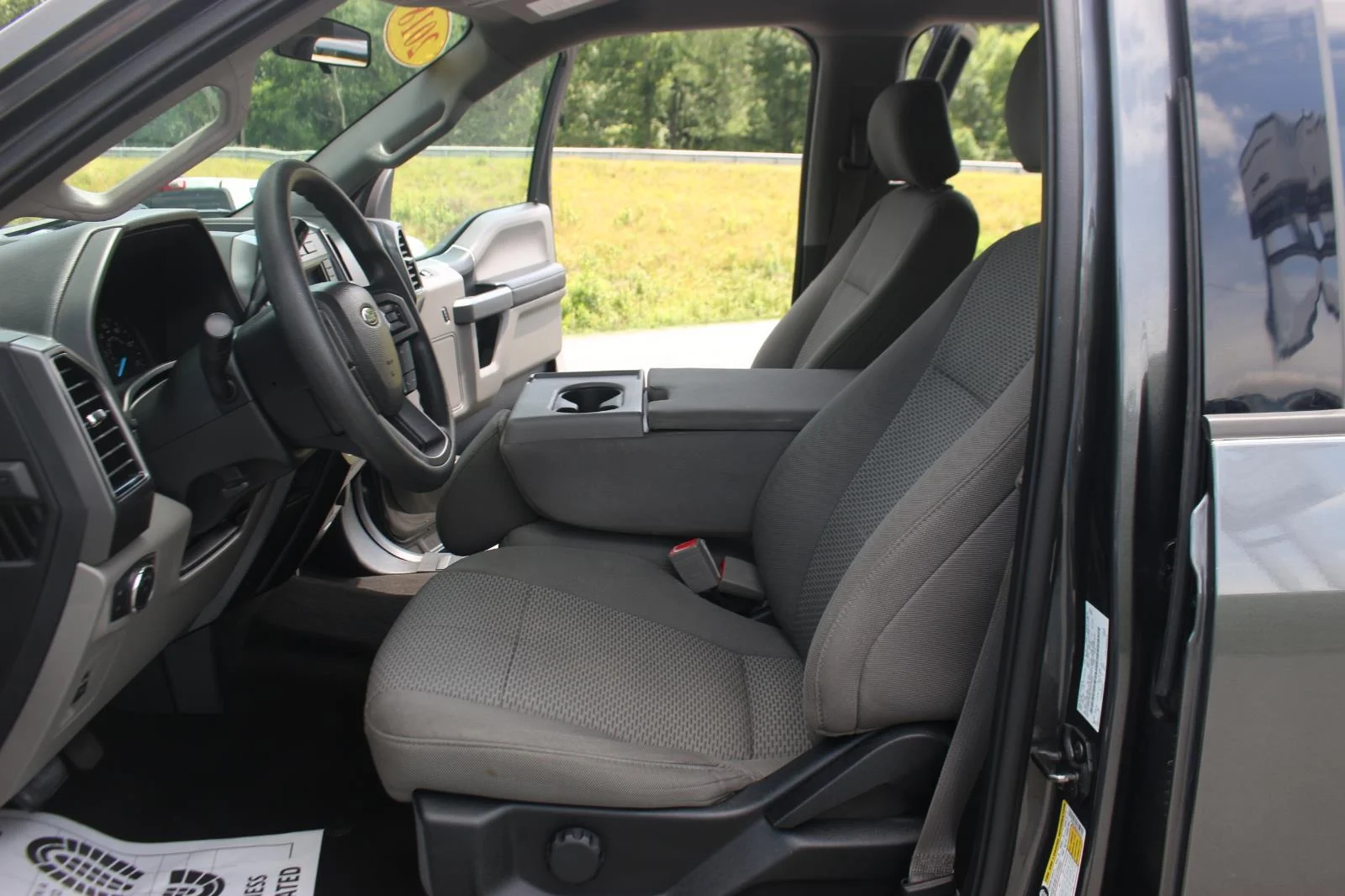 Used 2018 Grey Ford XL image 12